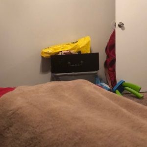 Meet your Posher, Romancia